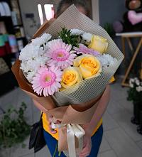 Букет цветов из:  Герберы, Розы и Хризантемы в Грибаново