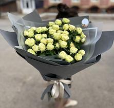 Букет Белые кустовые розы Солинеро в Грибаново